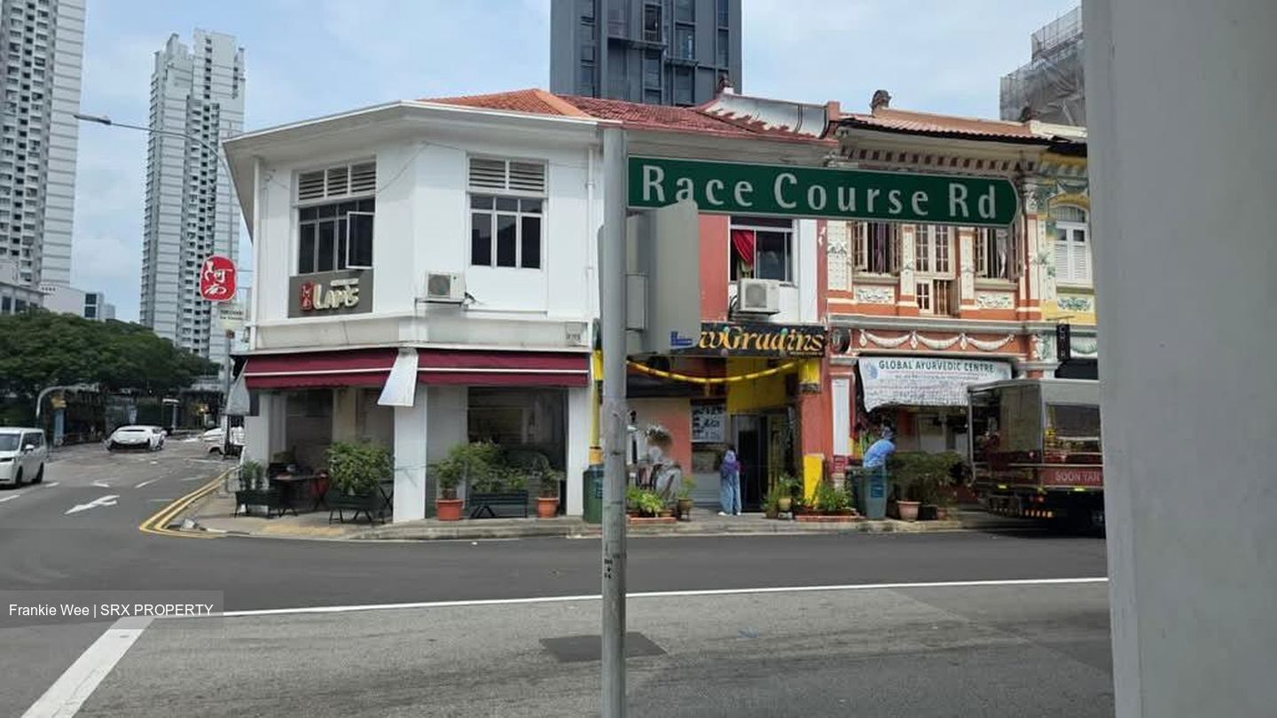 Tessensohn Road (D8), Retail #574074931